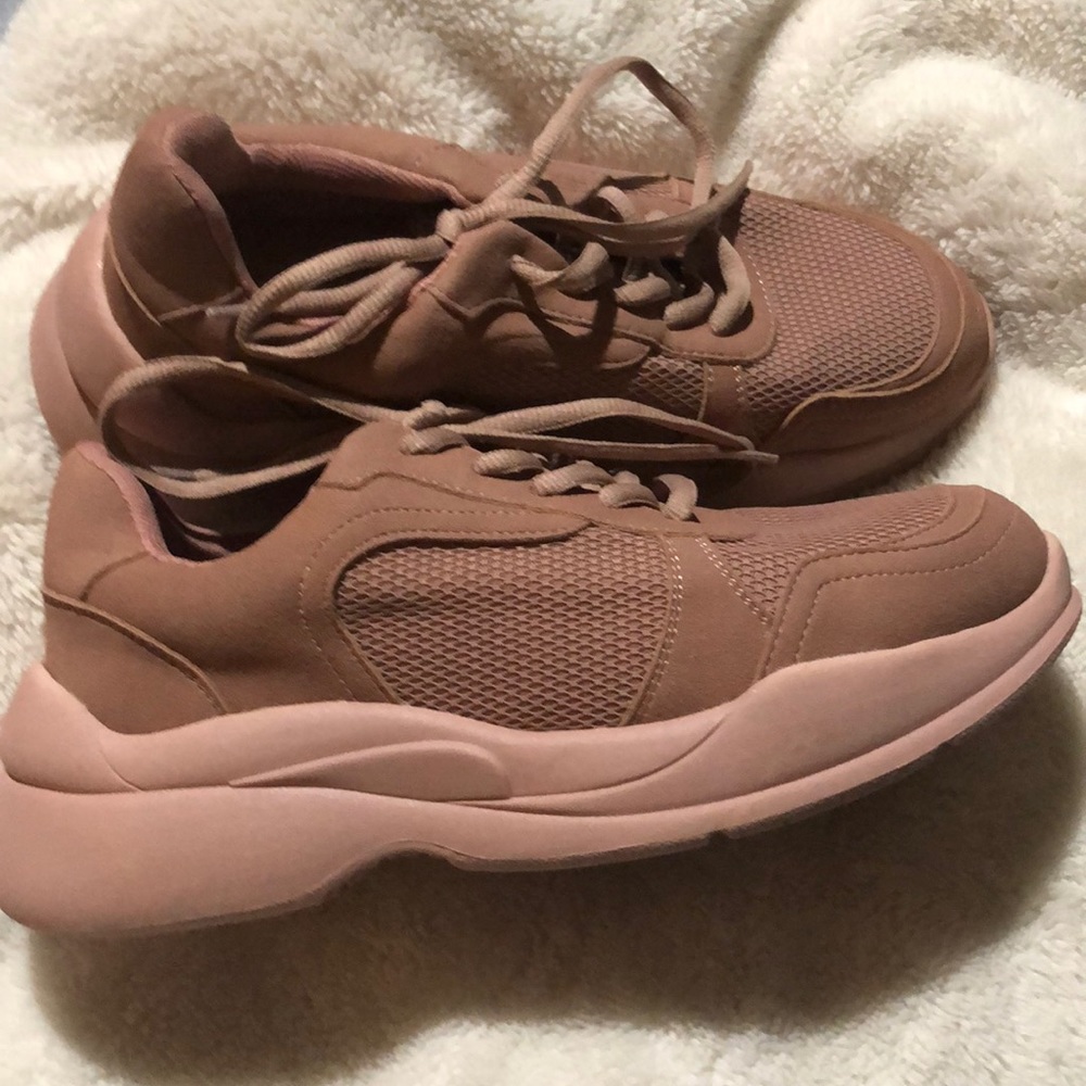 Shoes - Picture 2 of 4
